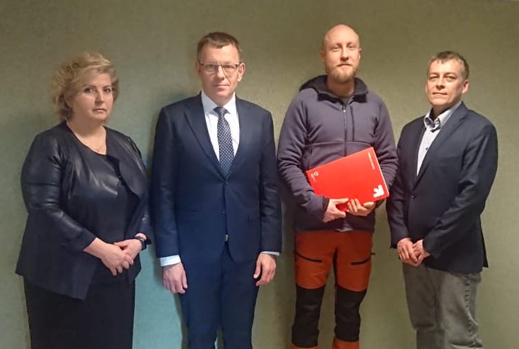 Porozumienie z firmą Deer Garden - Ogrody Naturalnie i przedstawicielami Rady Biznedu Wydziału Biologii i Ochrony Środowiska #UniLodz (od lewej: prof. Małgorzata M. Posmyk – Pełnomocnik Dziekana ds. kontaktów z pracodawcami i biznesem, prof. Andrzej Kruk – Dziekan Wydziału, Mariusz Urbaniak – właściciel firmy Deer Garden, dr hab. Tomasz Jurczak, prof. UŁ – Kierownik Katedry UNESCO Ekohydrologii i Ekologii Stosowanej)