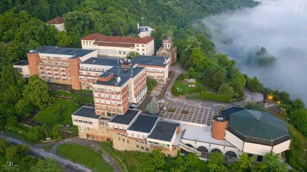 UniwersyteT WielkotyrnowskI