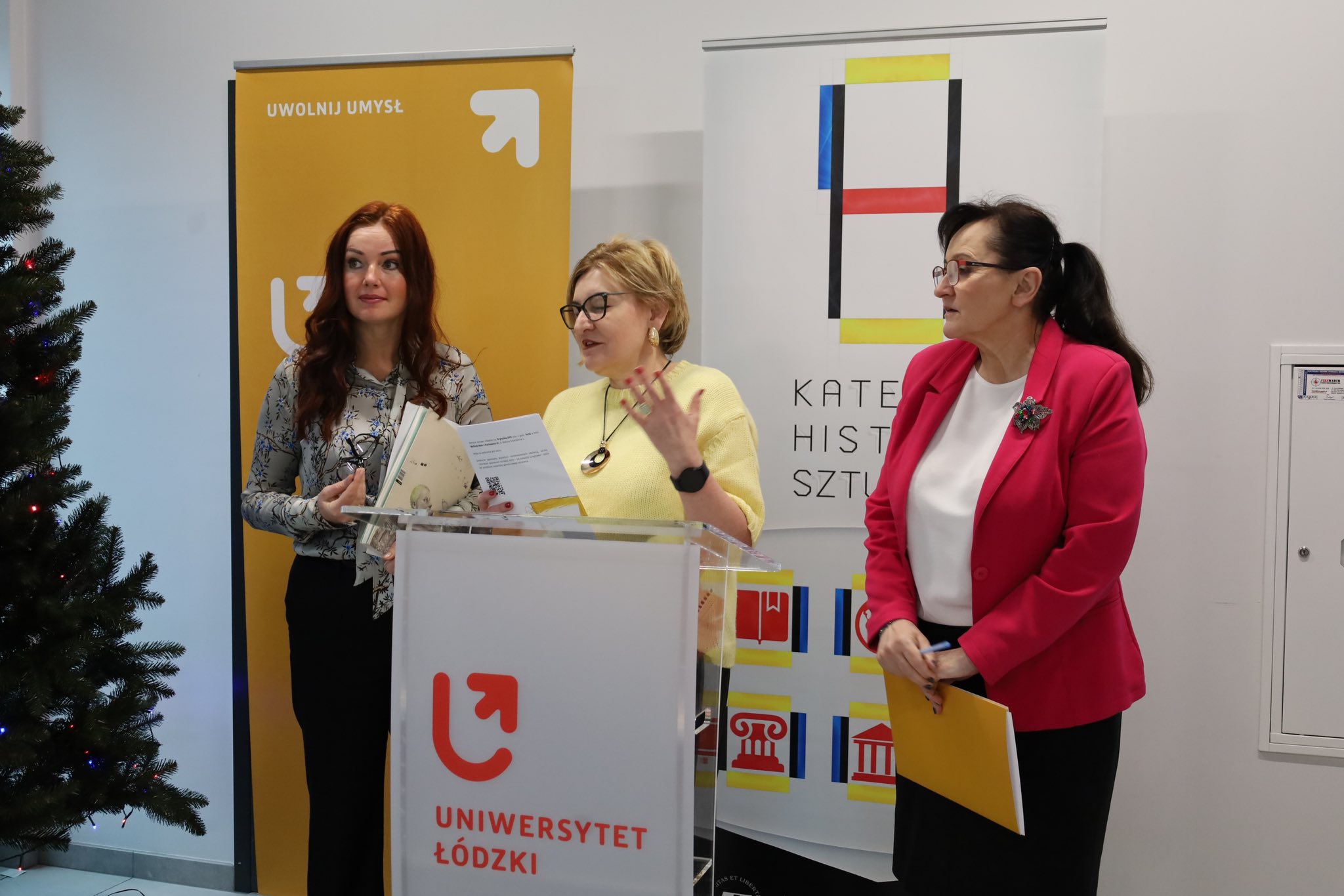 Zapatrzeni – zasłuchani – zaczytani: Dziecięce strategie uczenia się przez zdziwienie