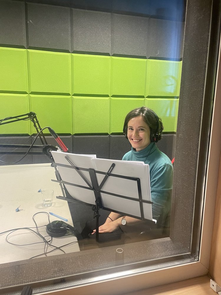 kadr z nagrania w studiu radiowym