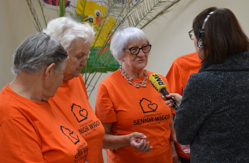 Piknik międzypokoleniowy w Dziennym Domu Seniora WIGOR w Tuszynie