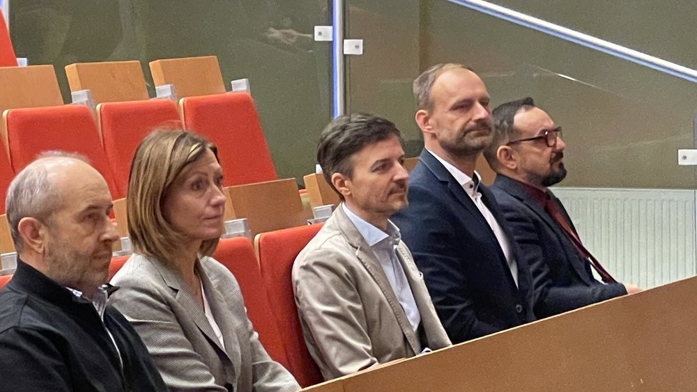 siedzący na auli przedstawiciele firm, którzy uczestniczyli w inauguracji