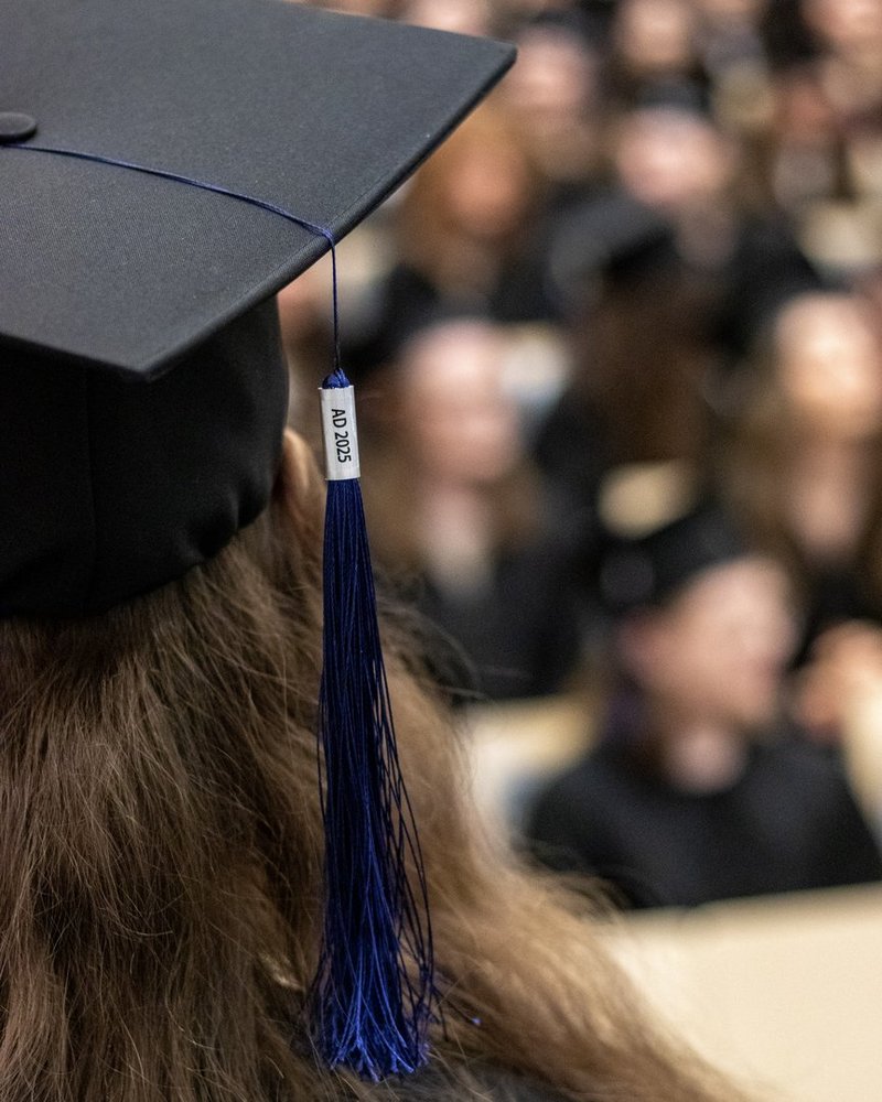 okolicznościowy biret