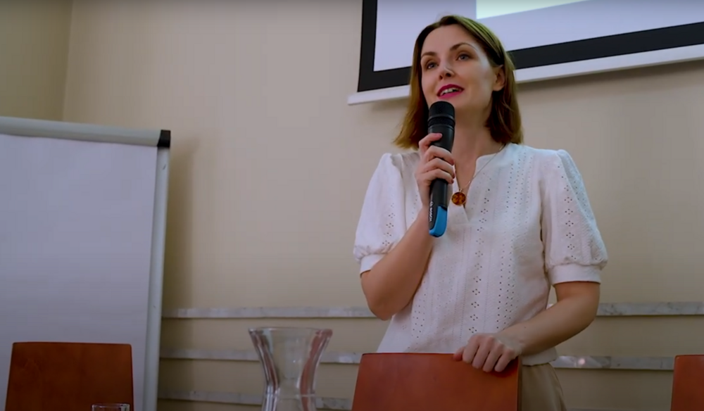 Kobieta z mikrofonem - Katarzyna Zajda