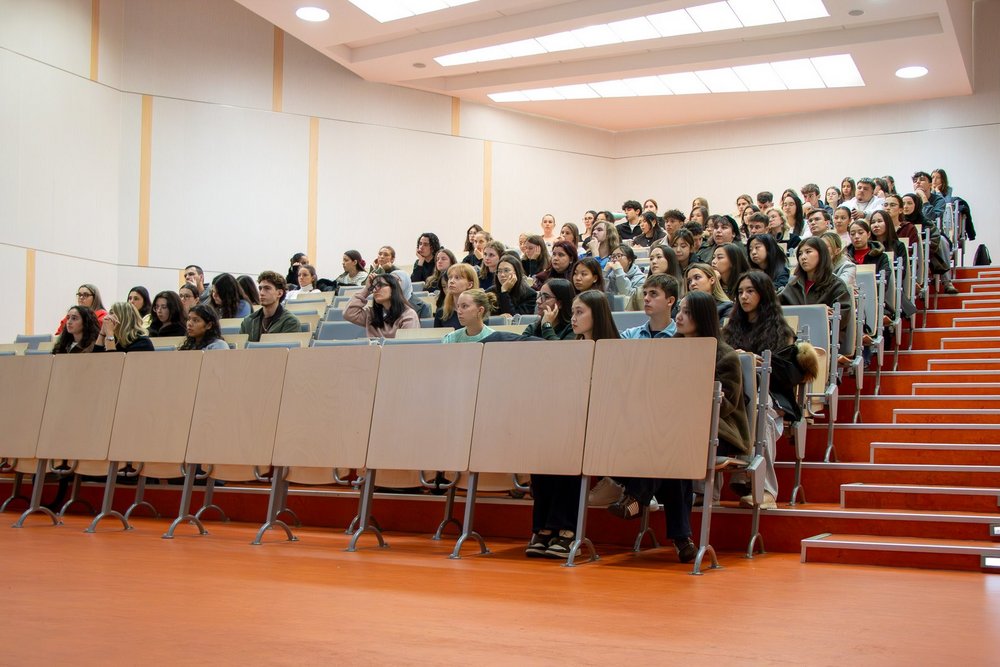 studenci zagraniczni w auli