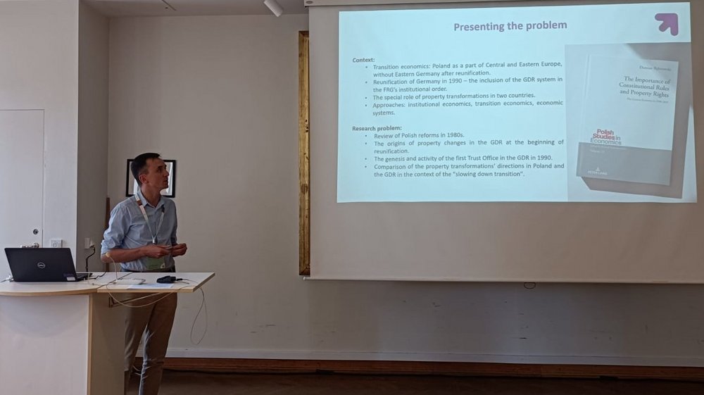 dr Damian Bębnowski