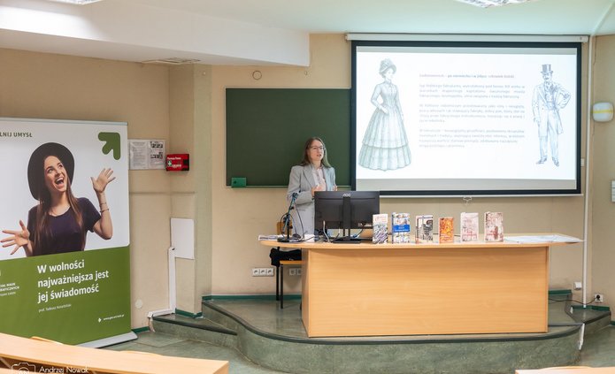 Młodzież z Poddębic i Tomaszowa Mazowieckiego poznawała historię, kulturę i sekrety miasta włókienników