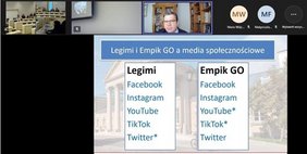 Zdjęcie ukazująca hybrydowy charakter konferencji